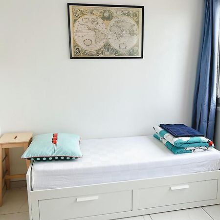 Apartment Near Subway And Supermarket Paris Bagian luar foto